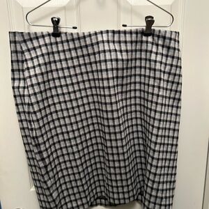 J. Jill Black, Light Green and White Checkered Pencil Skirt